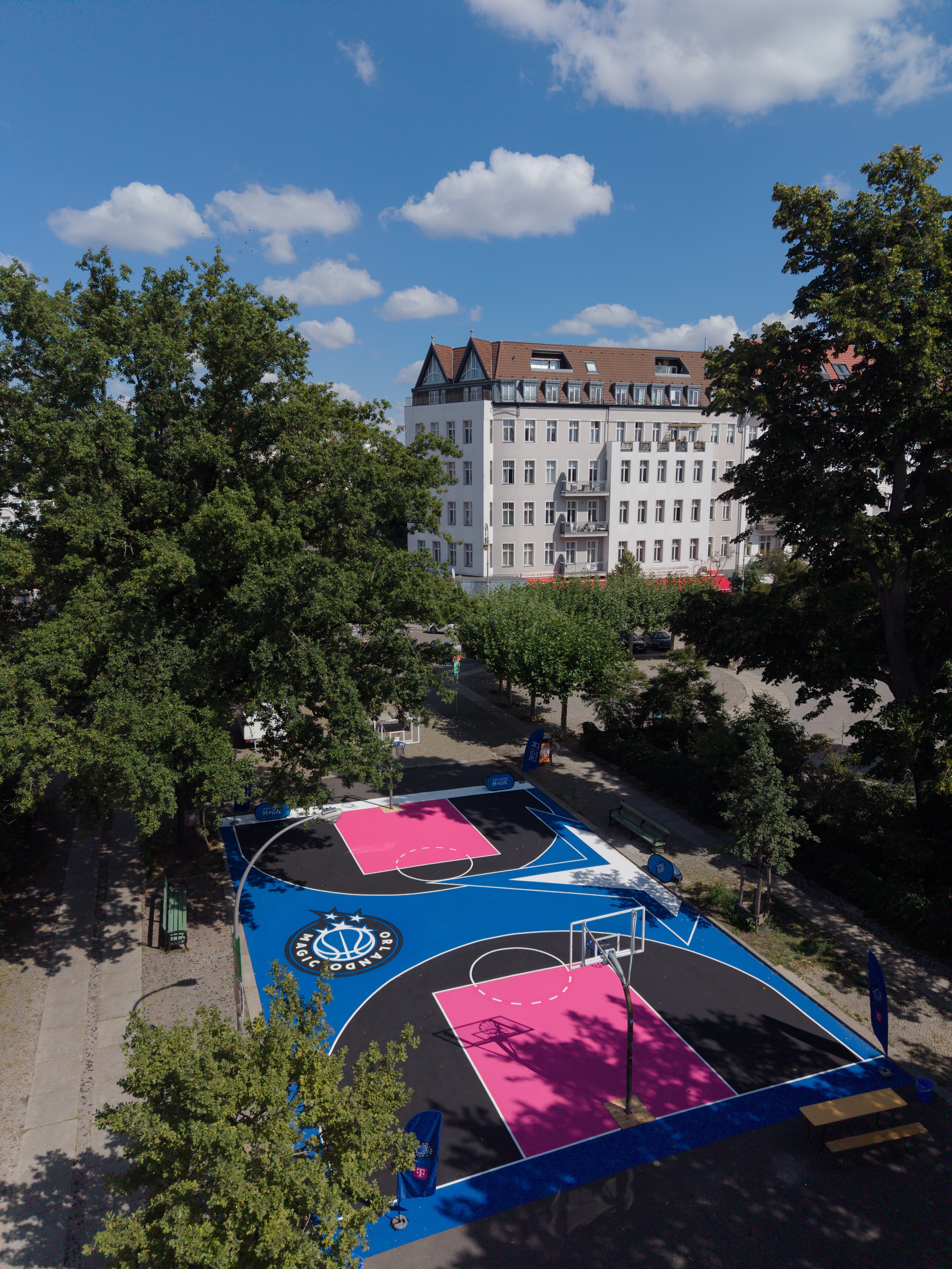 Basketball courts at Lietzenseepark
