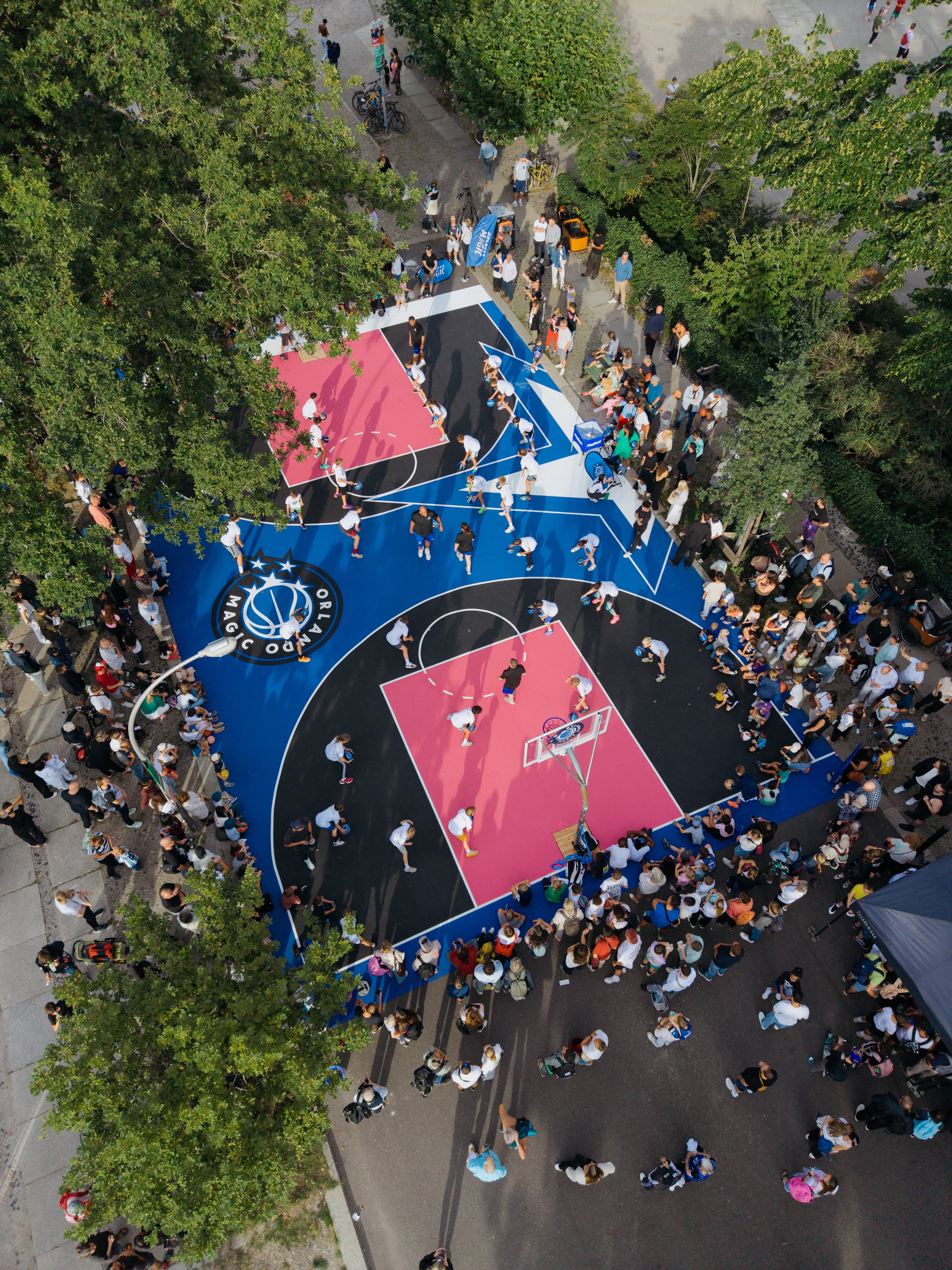 Basketball courts at Lietzenseepark