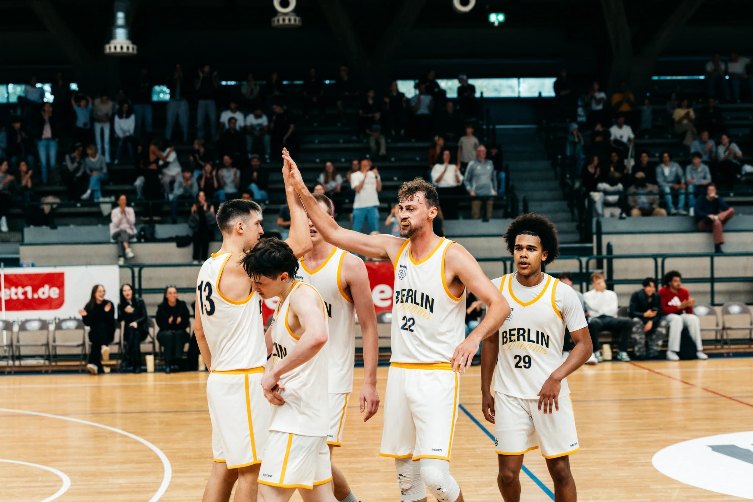 Leo Hollen’s game-winner: Berlin Dreams beat SC Rasta Vechta 2, 82–80